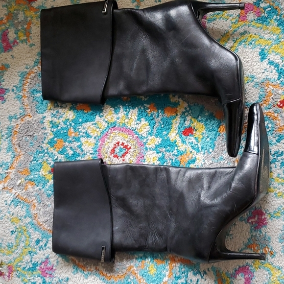 CHANEL Leather Folded Over Pointed Cap Toe Mid Calf Boots Size 36 - Picture 10 of 10